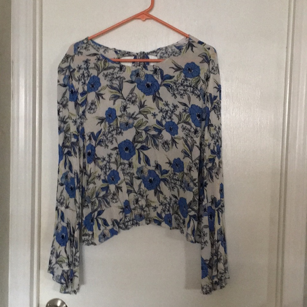 Lush bell sleeved flowered top